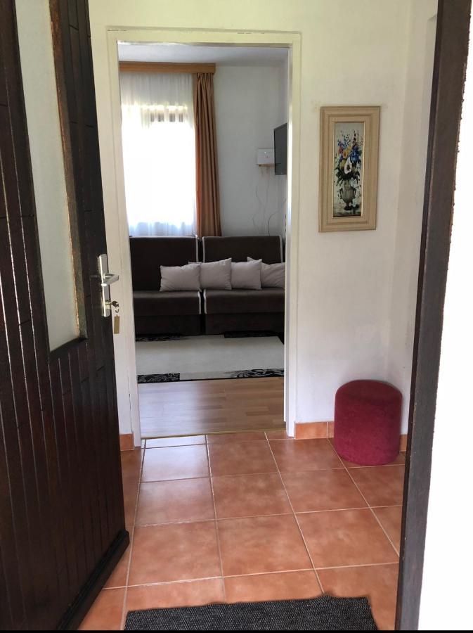 Apartman Jezerce 71 Apartment Bagian luar foto