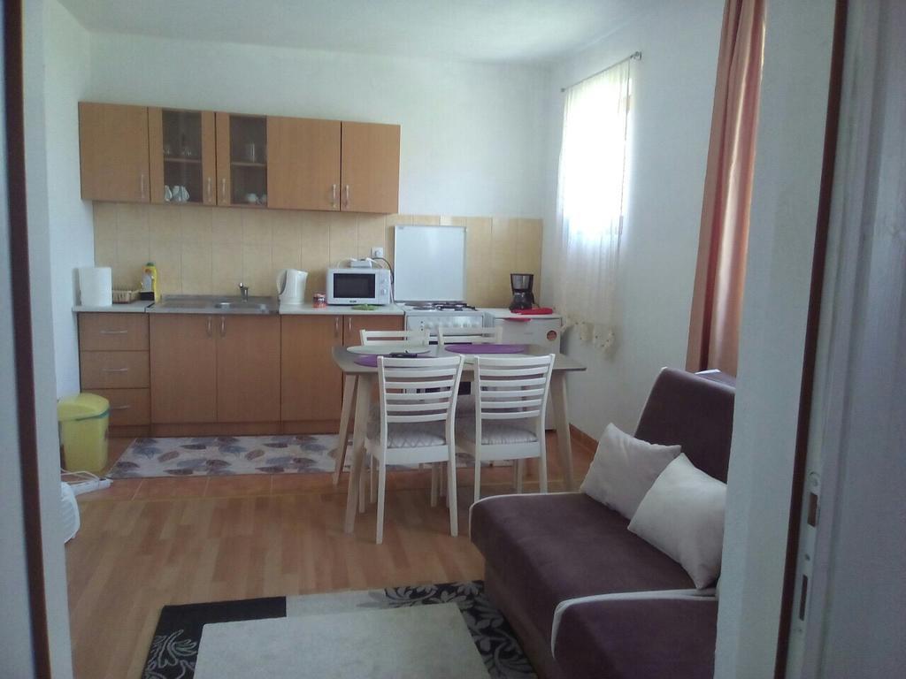 Apartman Jezerce 71 Apartment Bagian luar foto