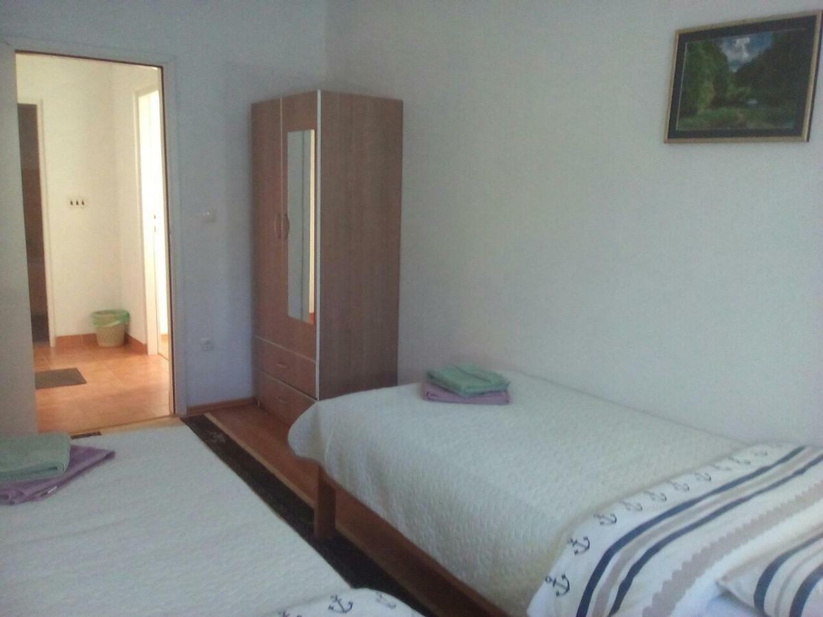 Apartman Jezerce 71 Apartment Bagian luar foto