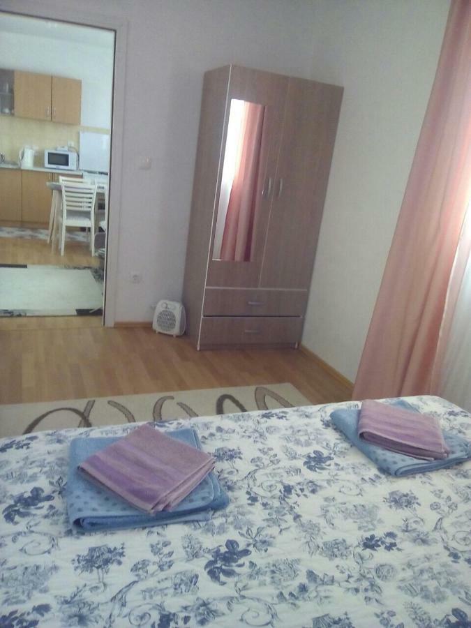 Apartman Jezerce 71 Apartment Bagian luar foto