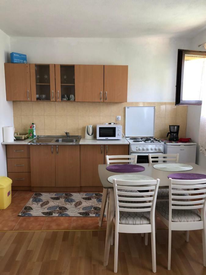 Apartman Jezerce 71 Apartment Bagian luar foto