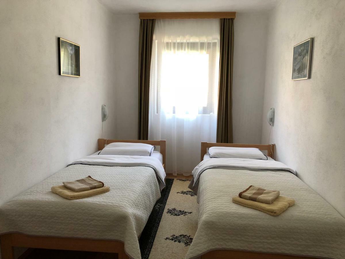 Apartman Jezerce 71 Apartment Bagian luar foto